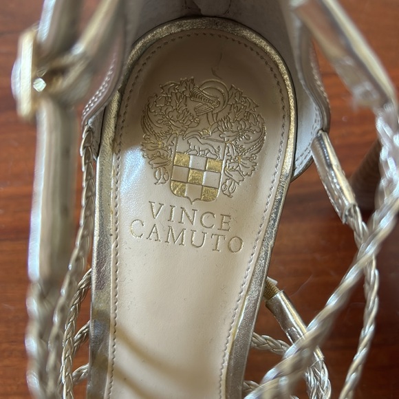 New never worn Vince Camuto Ariah leather pale gold, strappy sandals size 8 - Picture 2 of 6
